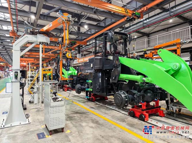 柳工装载机5G智能工厂入选工信部《2024年5G工厂名录》